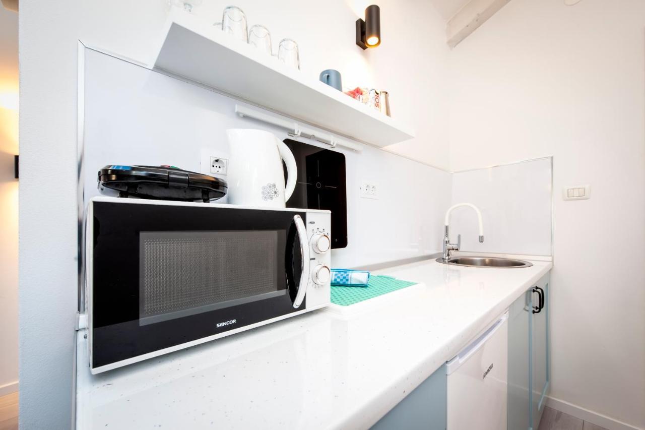 Cozy Garzoto Studios Rovinj Bagian luar foto