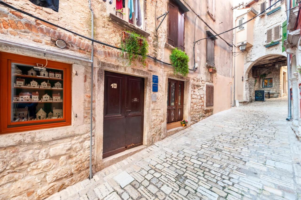 Cozy Garzoto Studios Rovinj Bagian luar foto