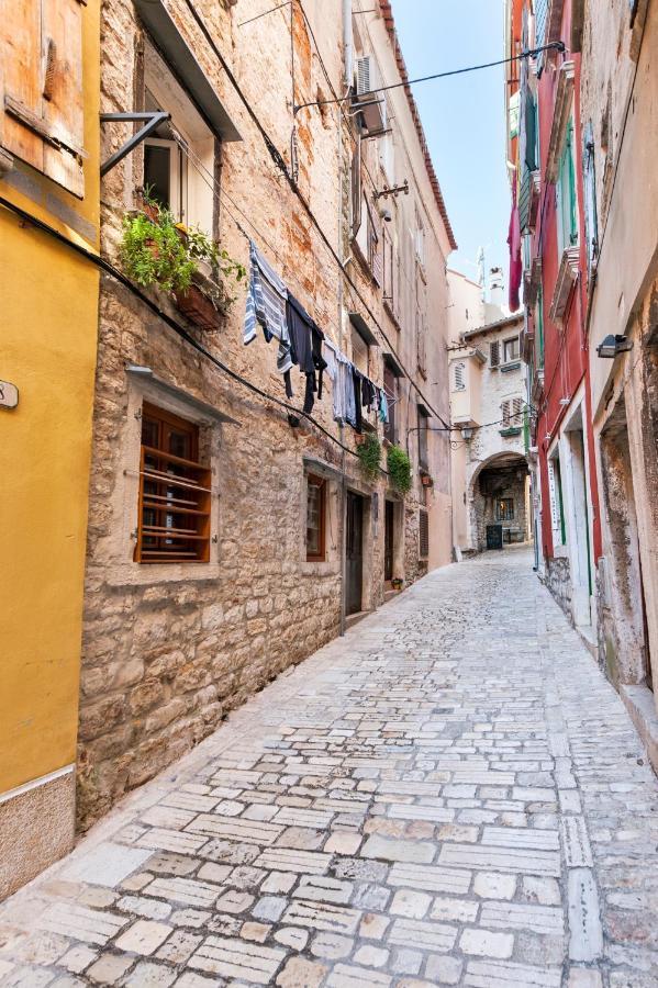 Cozy Garzoto Studios Rovinj Bagian luar foto