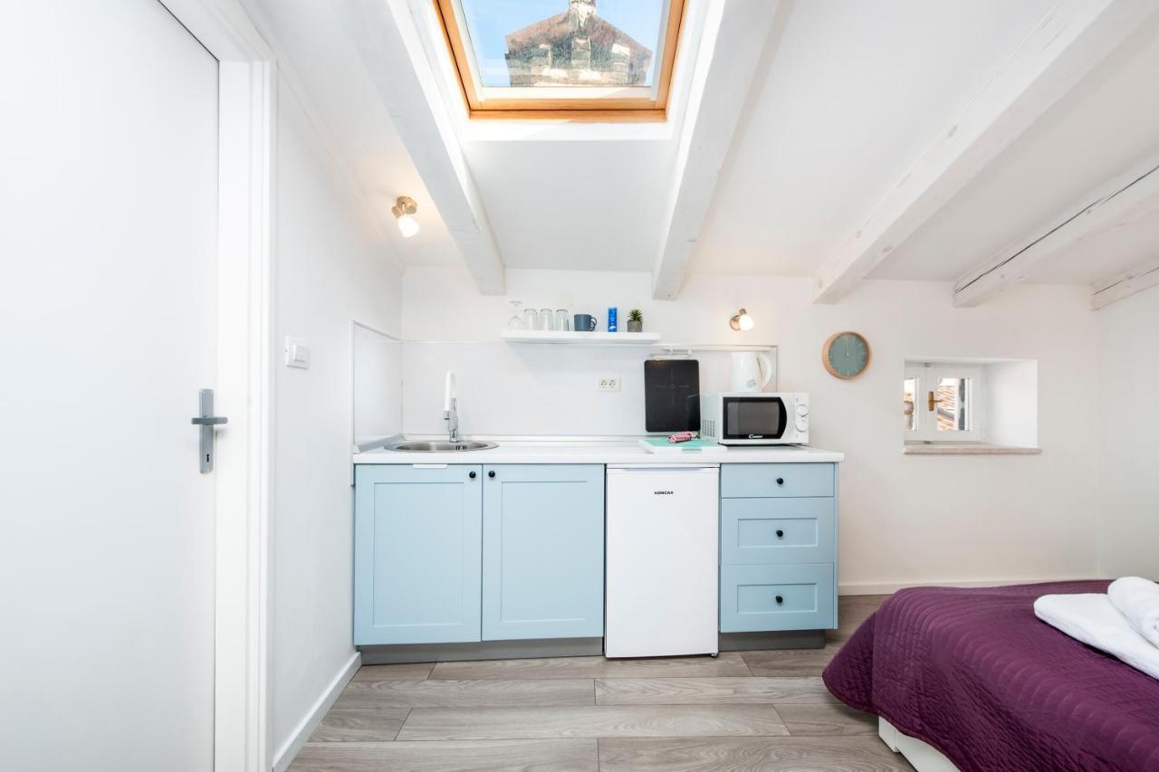 Cozy Garzoto Studios Rovinj Bagian luar foto