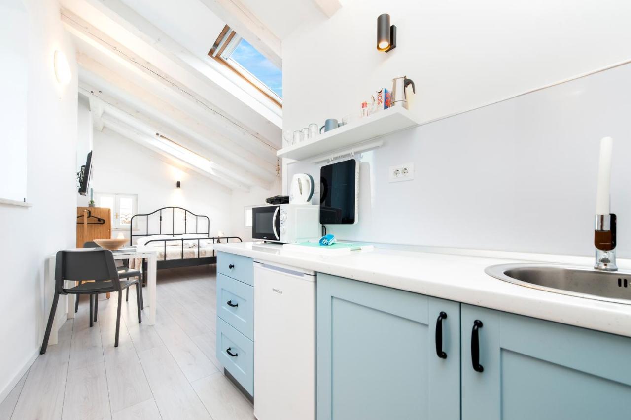 Cozy Garzoto Studios Rovinj Bagian luar foto